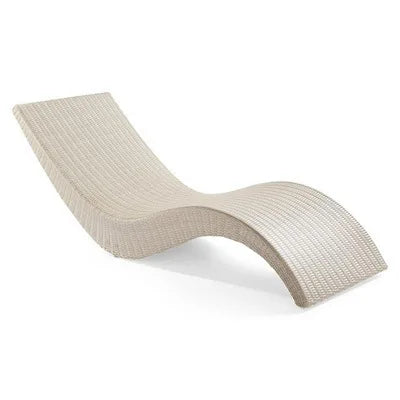 Luxurious Modern Rattan Sun Lounger - Perfect for Outdoor Relaxation by the Pool or Beach