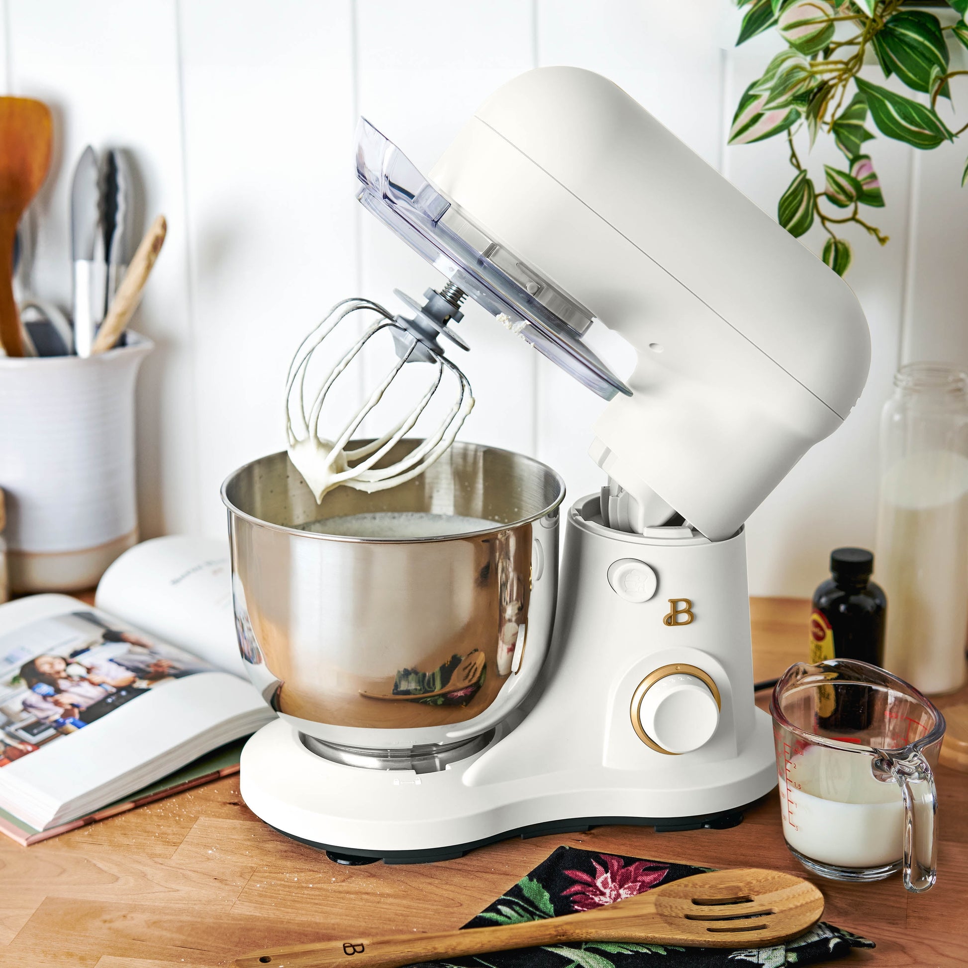 Elegant 3.5 Qt Stand Mixer in White with Essential Attachments: Flat Beater, Dough Hook, and Balloon Whisk