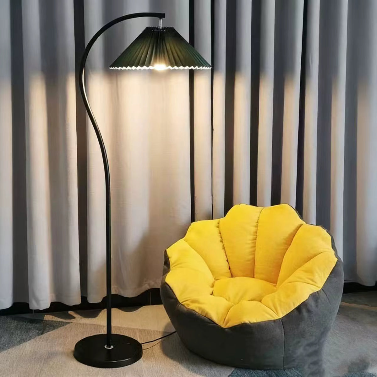 Auréa Nordic Wood Floor Lamp