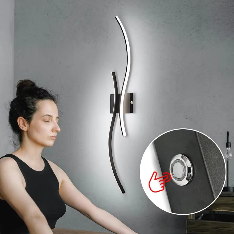 Lumière Curve Cordless LED Wall Sconce