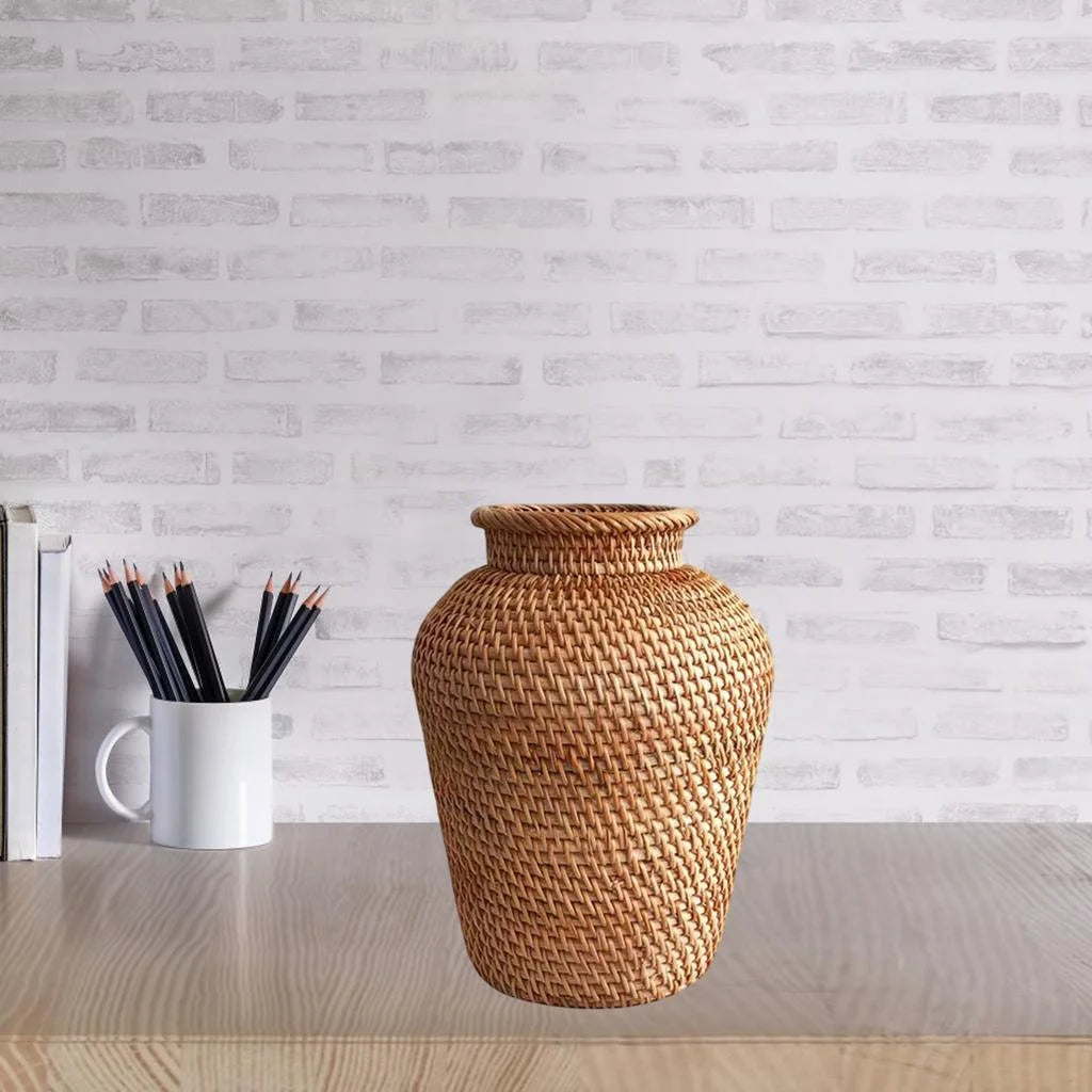 Stylish Rattan Wicker Vase - Elegant Flower Pot Holder & Plant Storage Decor