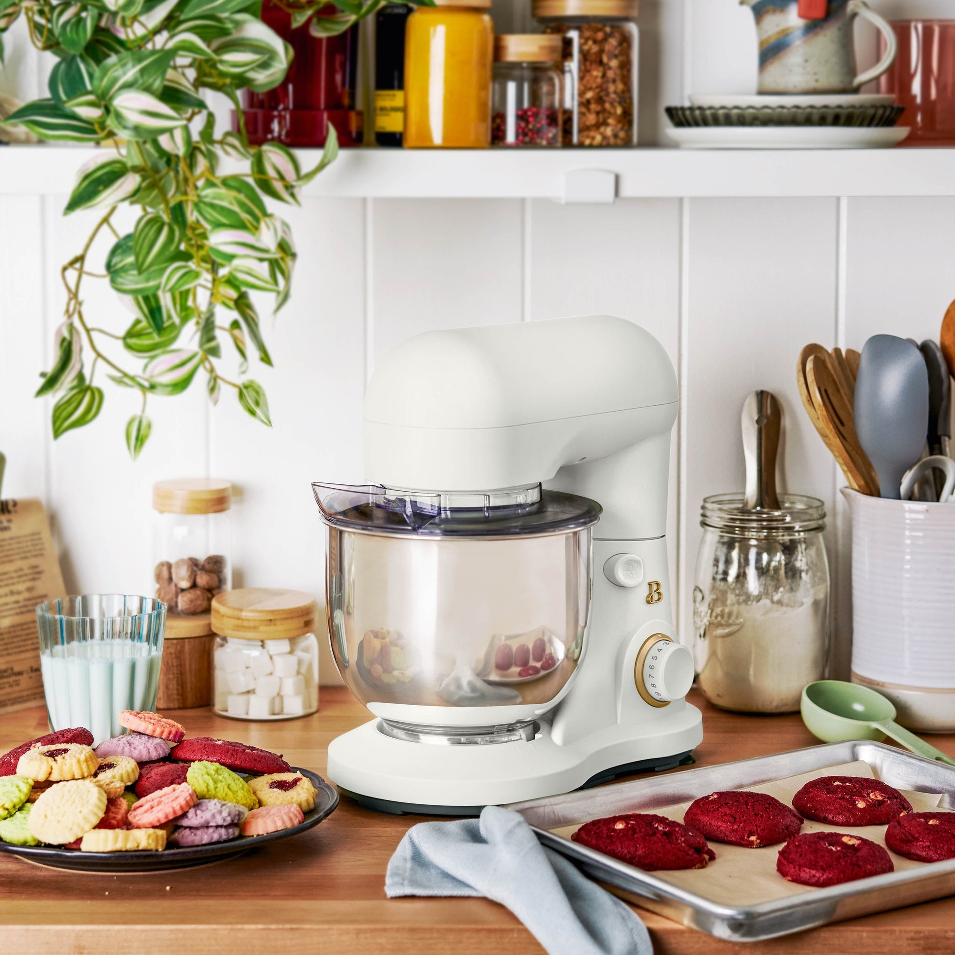 Elegant 3.5 Qt Stand Mixer in White with Essential Attachments: Flat Beater, Dough Hook, and Balloon Whisk